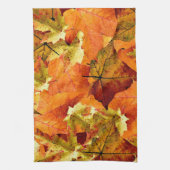 Fallen Autumn Leaves Theedoek (Verticaal)