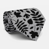 Fallen Leaves Big Pattern Black op grijs Stropdas (Opgerold)