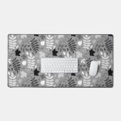 Fallen Leaves Big Pattern Monochrome op grijs Bureaumat (Keyboard & Muis)