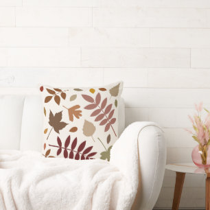 Fallen Leaves Design herfstkleuren op crème Kussen
