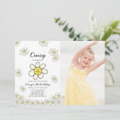 Falling Daisies White Floral Photo Birthday Kaart (Staand voorkant)