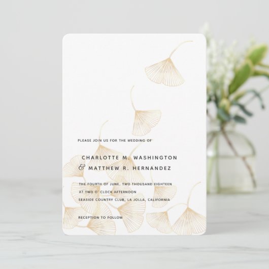 Falling Gold Ginkgo Leaves Weddenschap Kaart (Staand voorkant)