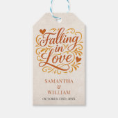 Falling in Love Modern Autumn Wedding Cadeaulabel (Voorkant)