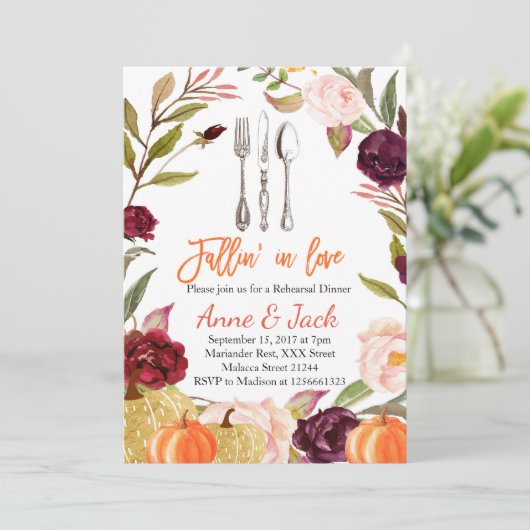 Falling Pumpkin Rehearsal Dinner Invite Kaart (Staand voorkant)