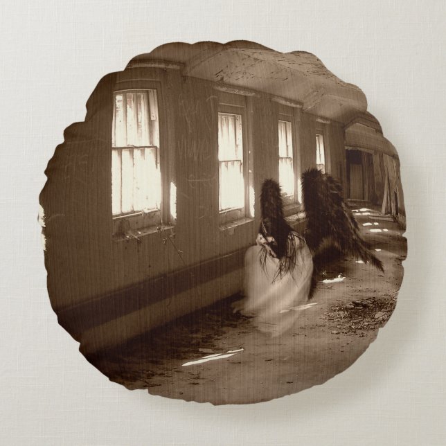 Falln Asylum Angel Rond Kussen (Voorkant)