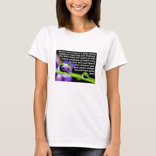 False Reality (licht) T-shirt (Voorkant)