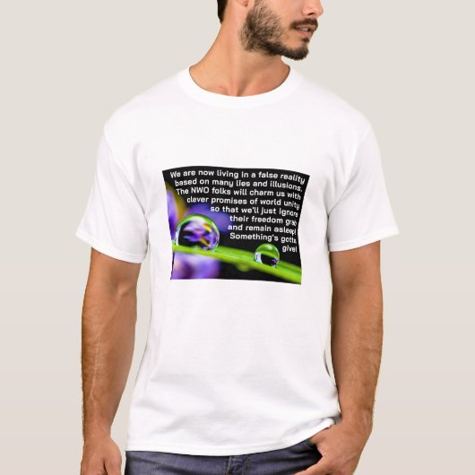 False Reality (licht) T-shirt (Voorkant)