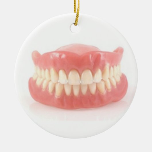 FALSE TEETH VOOR DE BOVEN VAN DE HILL CHRISTMAS KERAMISCH ORNAMENT (Voorkant)