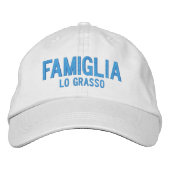 Famiglia (Familie) gepersonaliseerd geborduurd pet (Voorkant)