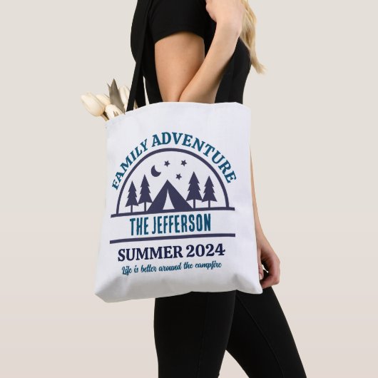 Familie Adventure Camping Trip Persoonlijke naam Tote Bag (Dichtbij)