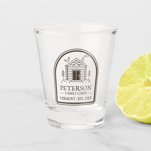Familie Cabin Rustiek Hout Gepersonaliseerde Decor Shot Glas (Voorkant)