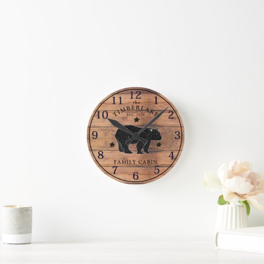 Familie Cabin Rustiek Hout Gepersonaliseerde Muur Ronde Klok (Huis)