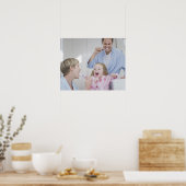 Familie die tanden bij elkaar steekt poster (Keuken)