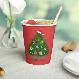 Familie in warme kerstboom papieren bekers