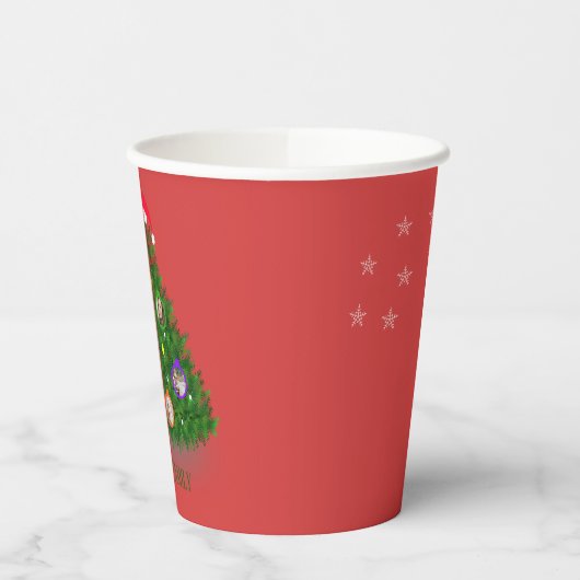 Familie in warme kerstboom papieren bekers (Links)