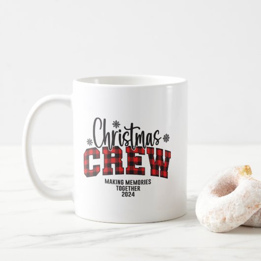 Familie Kerst Crew 2024 T-shirt Koffiemok (Met donut)
