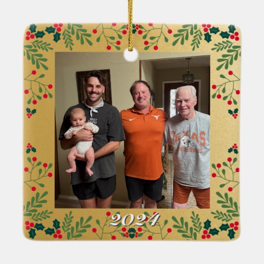 Familie Kerst Dubbele Foto Goud en Holly Lijst Keramisch Ornament (Achterkant)