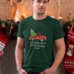 Familie Kerst  Truck gepersonaliseerd groen T-shirt<br><div class="desc">Familie Kerst Waterverf  Rode Vrachtwagen met Kerstboom Gepersonaliseerd T-shirt</div>