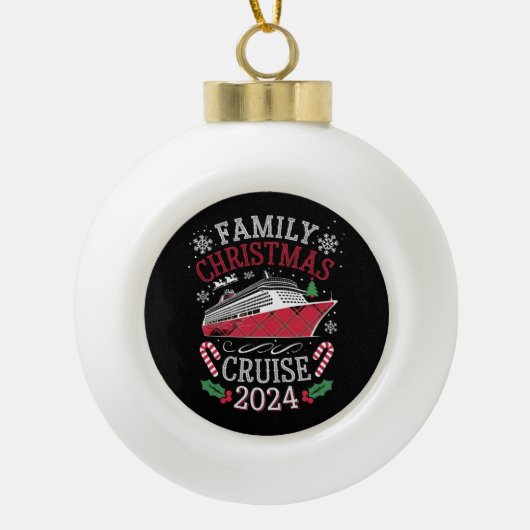 Familie Kerstmis Cruise Squad 2024 Matching Outfit Keramische Bal Ornament (Voorkant)
