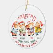 Familie met kerstbeer van 4 naam keramisch ornament (Links)