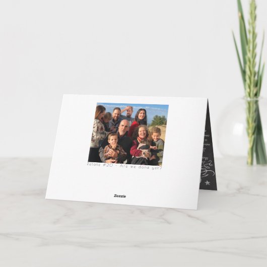 Familie met kerstfeestjes en krijt feestdagen kaart (Achterkant)