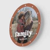 Familie | Modern script met foto Terracotta Grote Klok (Hoek)