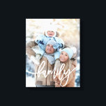 Familie | Moderne witte typografie met uw foto Canvas Afdruk<br><div class="desc">Deze moderne,  minimalistische stijl canvasafdruk kenmerkt uw eigen foto,  met een witte bekleding die "familie"in trendy witte typografie zegt.</div>