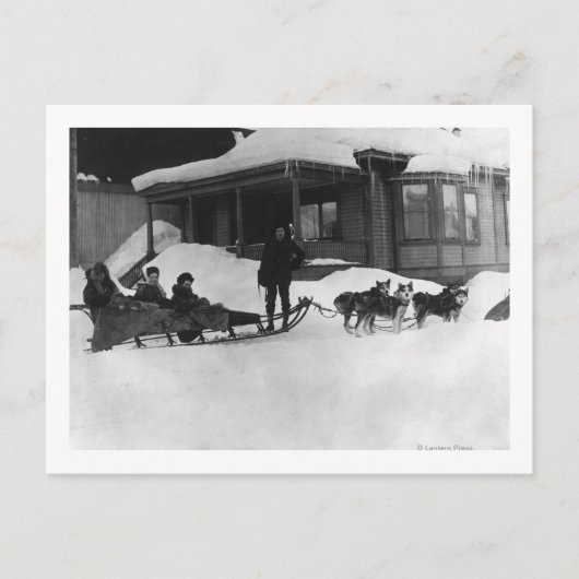 Familie op reis van Dog Sled in Alaska Briefkaart (Voorkant)