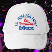 Familie op vakantiewagen trucker pet