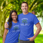 Familie Reünie Boom, Familienaam, Locatie Aangepas T-shirt<br><div class="desc">Vier je familie met dit geweldige tshirt met een stamboom omgeven door je familienaam en reünie locatie in witte tekst - voeg eenvoudig meer regels aangepaste tekst toe. Geweldig voor familiereünies en bijeenkomsten.</div>