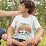 Familie Reünie Custom Herfst Retreat Zonsondergang T-shirt<br><div class="desc">Cool aangepaste familie reünie kinder t-shirts voor een herfst-get-together met neven, tantes, ooms, en grootouders. Bestel bijpassende kinderbomen voor de hele crew met je achternaam en jaar in het groen rondom het prachtige herfst zonsondergang afbeelding over de t - shirts en de bomen. Geweldige gepersonaliseerde groep camping trip shirten voor...</div>