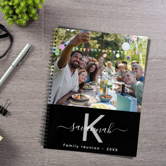 Familie reünie foto zwart wit monogram notitieboek