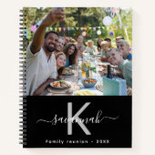 Familie reünie foto zwart wit monogram notitieboek (Voorkant)