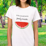 Familie reünie Watermelon T-shirt<br><div class="desc">Dit Family Reunion T-shirt is versierd met een rode waterverf watermeloen. Perfect voor uw zomerse familie BBQ,  picknick of kookgelegenheid. Gemakkelijk aan te passen. Als we creëer ons kunstwerk zullen je dit exacte afbeelding van andere ontwerpers niet vinden. Originele Waterverf © Michele Davies.</div>