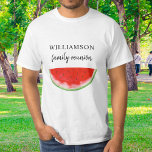 Familie reünie Watermelon T-shirt<br><div class="desc">Dit Family Reunion T-shirt is versierd met een rode waterverf watermeloen. Perfect voor uw zomerse familie BBQ,  picknick of kookgelegenheid. Gemakkelijk aan te passen. Als we creëer ons kunstwerk zullen je dit exacte afbeelding van andere ontwerpers niet vinden. Originele Waterverf © Michele Davies.</div>