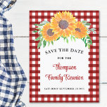 Familie reunion Sunflower Save the Date Aankondigingskaart<br><div class="desc">Plan je een familiereünie? Laat je familie de reüniedatum weten met deze charmante Save The Date-briefkaarten. Ze zijn versierd met waterverf zonnebloemen en gebladerte op een rode achtergrond. Gemakkelijk aan te passen. Originele Waterverf © Michele Davies.</div>