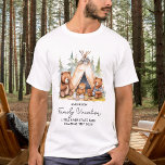 Familie vakantie gepersonaliseerde leuke camping B T-shirt<br><div class="desc">Leuke camping beren bijpassende familie shirten ideaal voor uw aankomende familie vakantie! Of u nu op zomerreis gaat of een kampeeravontuur, onze bijpassende shirten met een schattig beer van waterverf maken uw reis nog stijlvoller en leuker. Het ontwerp is voorzien van leuke beren, een tent en bos scène, ideaal voor...</div>