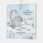 Familie van verzegeling met 5 kerst keramisch ornament (Links)