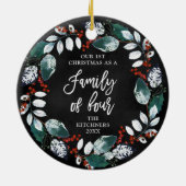 Familie van vier gepersonaliseerde Rustic Holly Wr Keramisch Ornament (Achterkant)