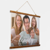 Familie witte overlay naam gepersonaliseerde foto hangend wandkleed (Gebogen)