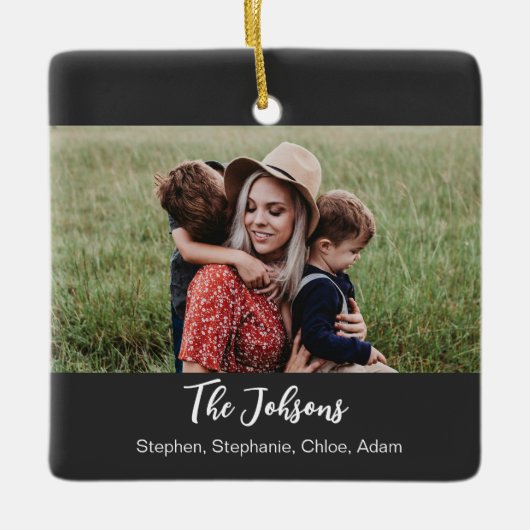 Familie Zwart Wit Script Foto Keramisch Ornament (Voorkant)