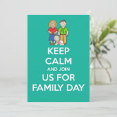 Familiedag Uitnodiging met ouders &baby houdt kalm (Staand voorkant)