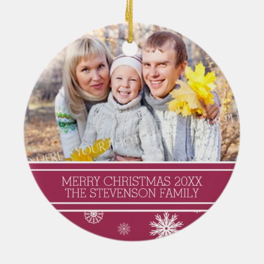 Familiefornament Burgundy Snow Keramisch Ornament (Achterkant)