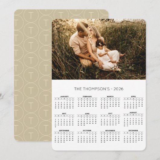 Familiefoto 2026 Kalender 12 maanden Monogram Feestdagenkaart (Voorkant / Achterkant)