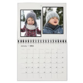 Familiefoto collage rustige monogram zwart & crème kalender (Jan 2026)