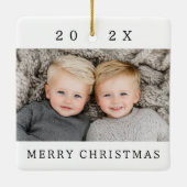 Familiefoto en jaarwit Vrolijk Kerstfeest Keramisch Ornament (Achterkant)