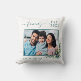 Familiefoto eucalyptus greenery witte naam kussen