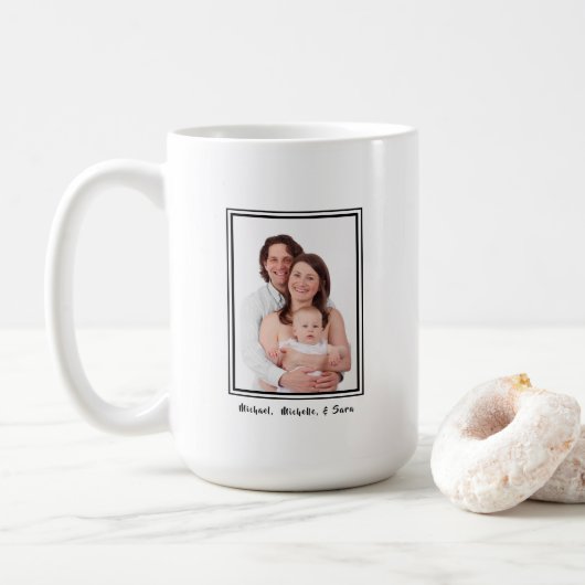 Familiefoto Persoonlijke naam Modern Koffiemok (Met donut)
