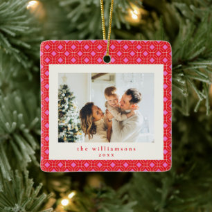 Familiefoto Roze en Rood Geometrisch Kerstmis Keramisch Ornament