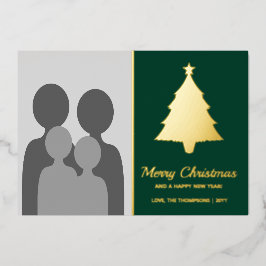 Familiefoto sjabloon met kerstboom op groen
